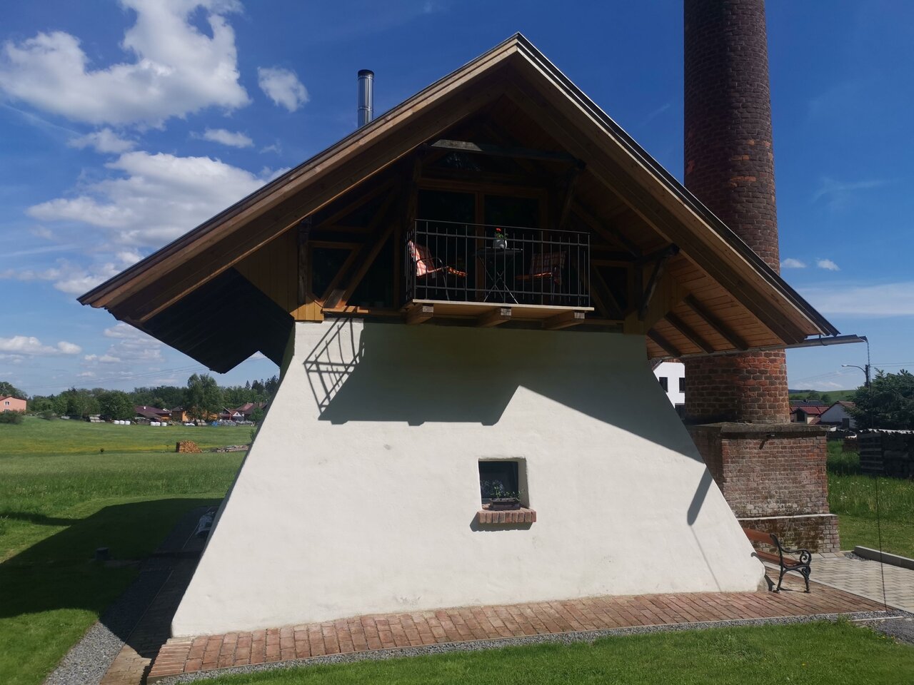 Z původní cihelny se zdařilou konverzí stal útulný penzion. | © Petr Semrád