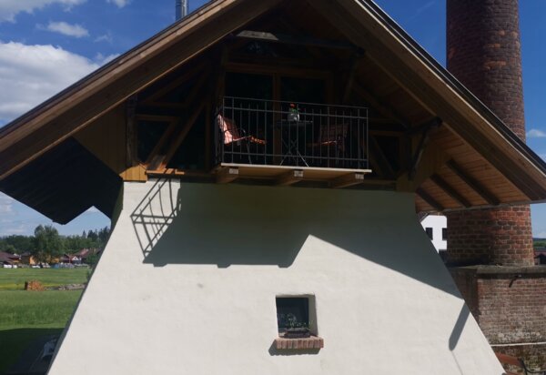 Z původní cihelny se zdařilou konverzí stal útulný penzion. | © Petr Semrád