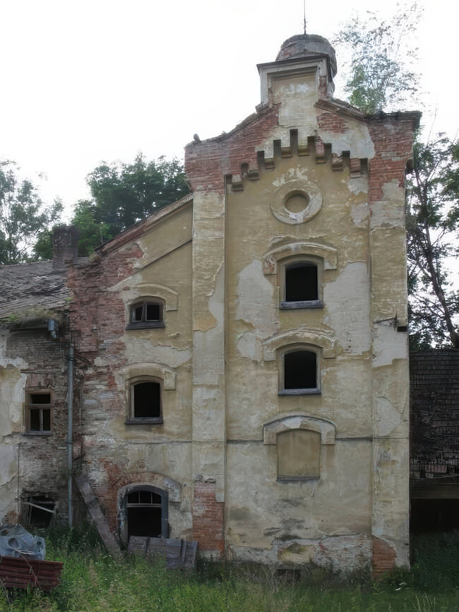 Detail špatného stavu fasády | © Tomáš Klement