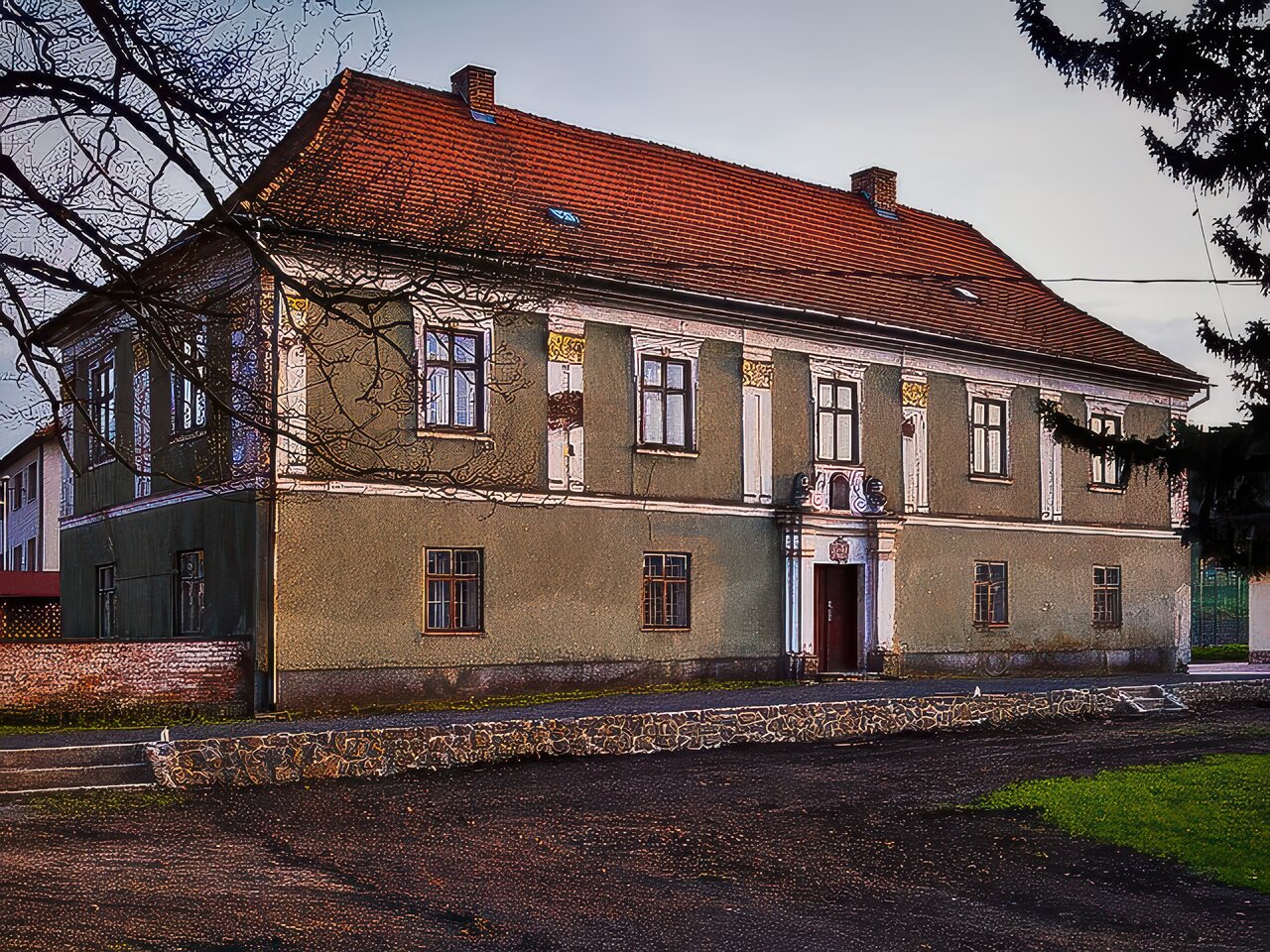 Pozdně barokní stavba má rustikálně pojaté průčelí. | © Pavel Jirásek