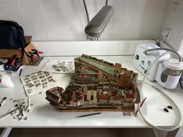 Model v průběhu restaurátorských prací | © Muzeum Prahy