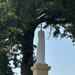 Obnovený obelisk najdeme na rozcestí silnice z obce Mileč do Nepomuku. | © Pavel Motejzík