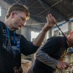 Ve sklárně Hantich Flora se sešli pamětníci, bývalí zaměstnanci a milovníci skla u příležitosti 90 let od založení slavné Glashüttenwerke W. Hantich & Co. | © Renata Germaničová