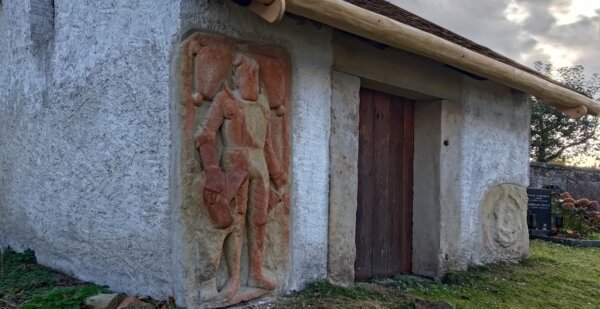 Reliéf rytíře Hrzána z Harasova po obnově | © Eliáš Havlice 