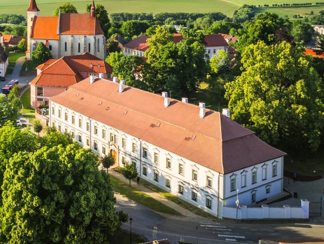 Aktuální pohled na zámek z ptačí perspektivy | © Zámek Načeradec