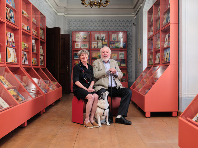 Český Krumlov, Palác ilustrace – nakladatel Otakar Božejovský v knihovně expozice | © Vojtěch Veškrna