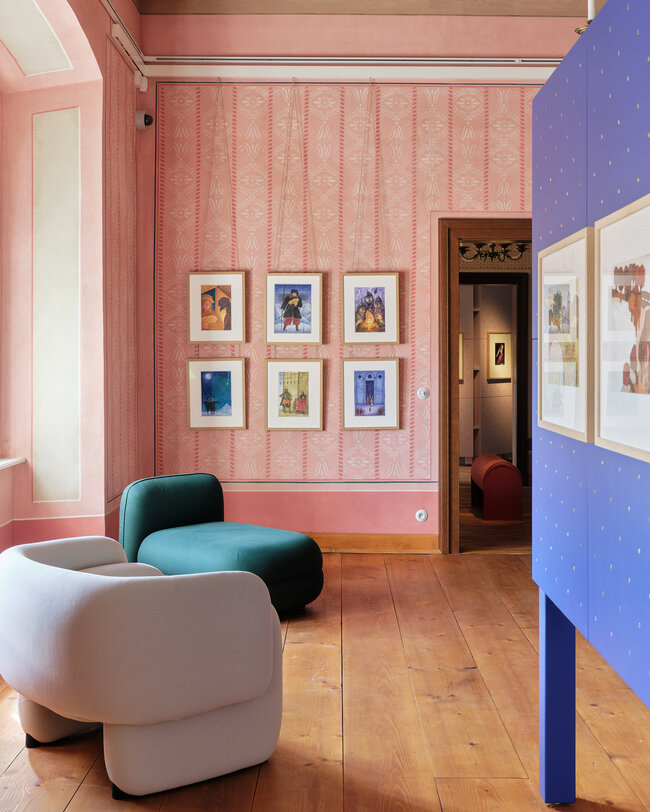 Český Krumlov, Palác ilustrace – detail z expozičních sálů | © Vojtěch Veškrna