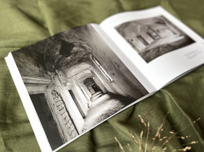 K publikaci najdete řadu vydařených snímků našich památek, na kterých Václav Girsa pracoval. | © Barbora Hromádková