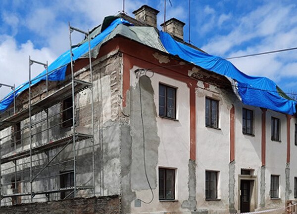 Bývalá fara v Srní | © Tereza Dobiášová Krejčí