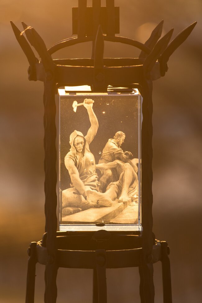 Starovičky, Křížová cesta P. Václava Drboly – detail 11. zastavení, Ježíšova ukřižování, dle předlohy Bohutické křížové cesty | © Josef Janoušek, Starovičky