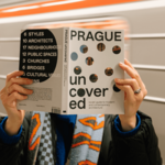 Anglický průvodce představuje celkem 70 staveb napříč architektonickými styly a obdobími. | © Mapamátky