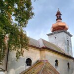 Celkový pohled na kostel sv. Bartoloměje s novou střešní bání na věži | © Archiv města Žandov