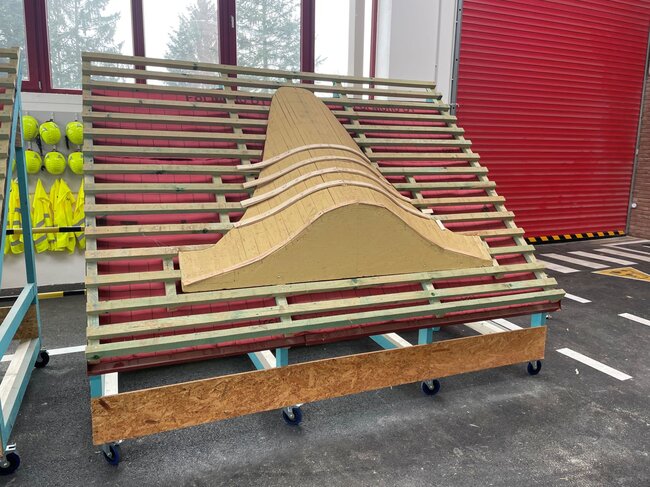 Pokrývači se učí vykládat i volská oka | © Wienerberger s.r.o.