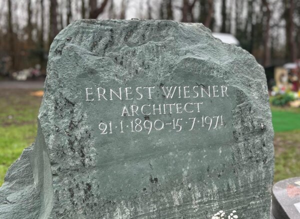 Hrob Ernsta Wiesnera objevila v Liverpoolu v roce 2022 Kateřina Konečná, kastelánka vily Stiassni.  | © Národní památkový ústav