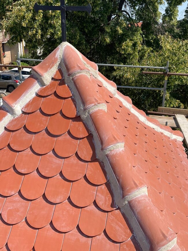 Bobrovky i hřebenáče byly pokládány do malty. | © STAK - D - Josef Šlahůnek 