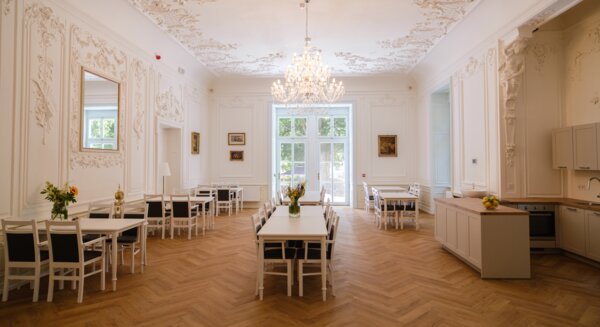 Chodová Planá, domov seniorů v zámku – jídelna po rekonstrukci | © Patrik Šimr