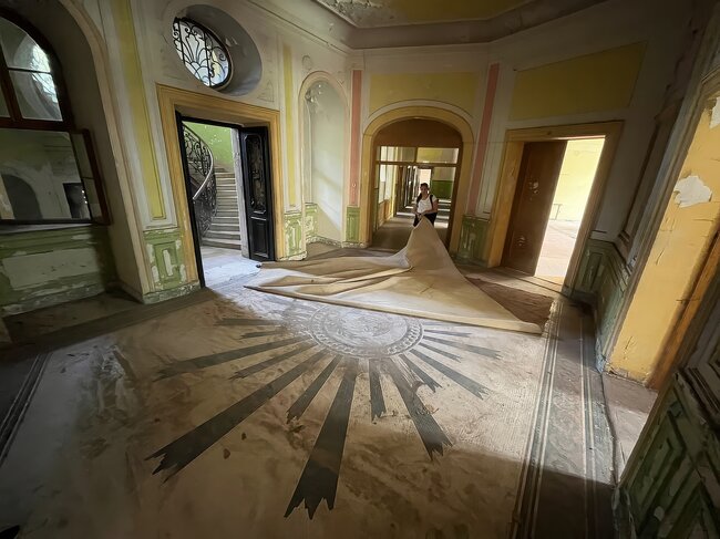 Chodová Planá, zámek – mozaika ve vestibulu před rekonstrukcí | © Senlife ČR, s. r. o.