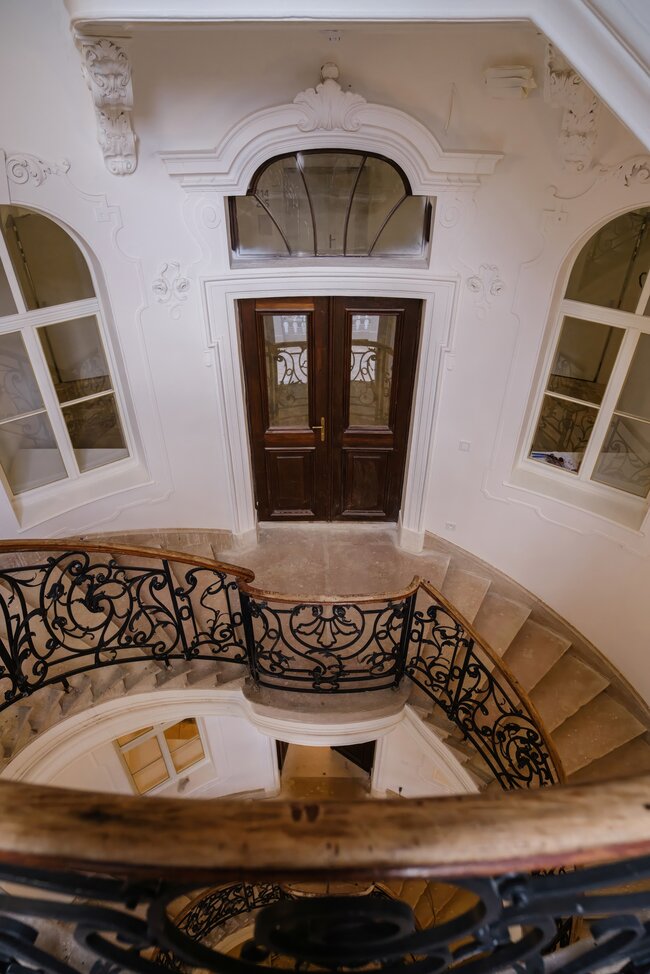 Chodová Planá, domov seniorů v zámku – schodiště po rekonstrukci | © Patrik Šimr