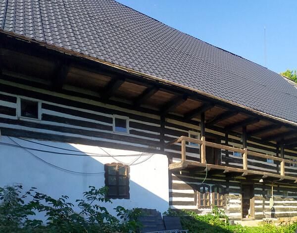 Mladějov na Moravě, bývalá rychta čp. 125 – celkový pohled na kameno-roubenou rychtu | © Lukáš Kirchner