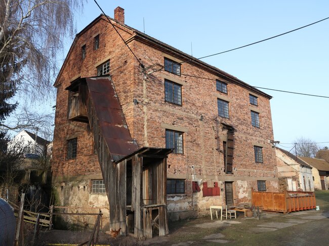 Patejdlův mlýn v Mladoticích na Plzeňsku nese název podle mlynáře Patejdla, který mlýn koupil v roce 1761. Jeho potomci zde mlynařili až do 50. let 20. století. | © www.vodnimlyny.cz