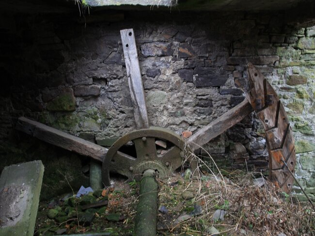 Zbytek vodního kola | © www.vodnimlyny.cz