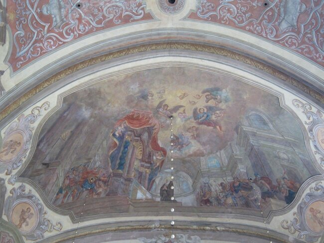 Stav nástěnných maleb před restaurováním v kostele Nanebevzetí Panny Marie v Nové Pace | © Jaroslav Kocourek