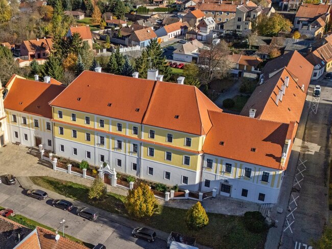 Veřejně prospěšné stavby - H & B delta - Domov pro seniory Strážnice | © H & B delta