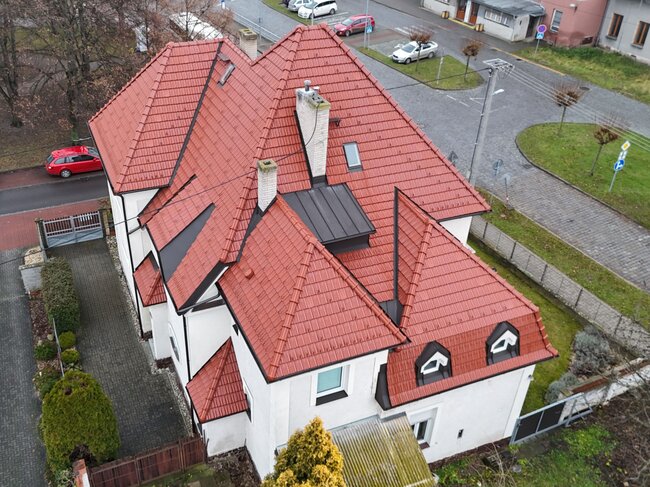 Pokrývači sobě - Rodinné domy a obytné stavby - Karel Bráník - Rekonstrukce střechy rodinného domu v Kojetíně | © Karel Bráník