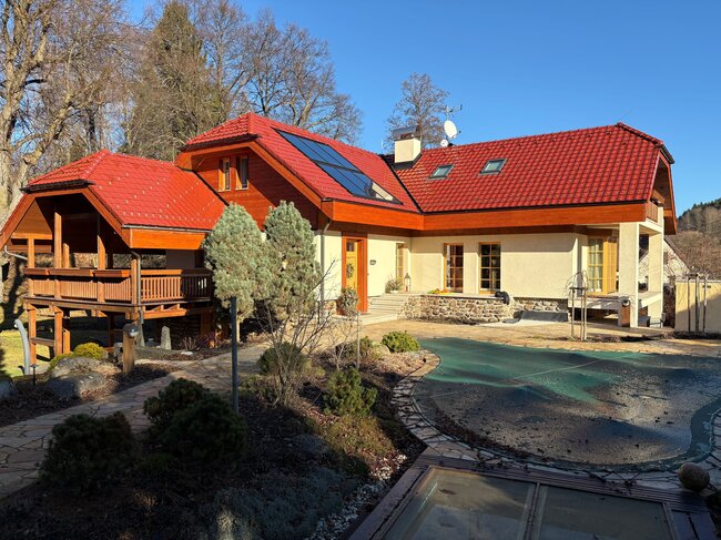 Mimořádné ocenění za ukázkové provedení střech a detailů - Zdeněk Bůžek - Rekonstrukce střechy rodinného domu ve Zdíkovci | © Zdeněk Bůžek