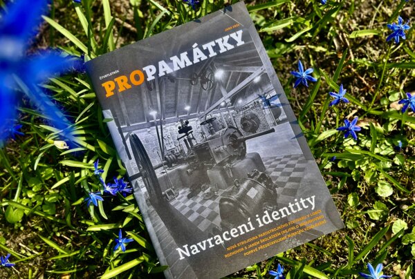 Obálka jarního časopisu PROPAMÁTKY 2026 | © Barbora Hromádková