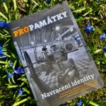 Obálka jarního časopisu PROPAMÁTKY 2026 | © Barbora Hromádková