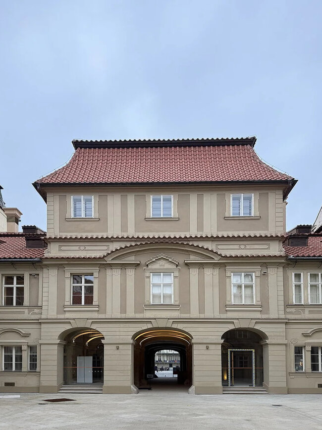 Praha, Piccolominiovský palác (Sylva-Taroucca, Savarin) – čelní pohled | © Kamil Petráň, KEIMFARBEN, s. r. o.