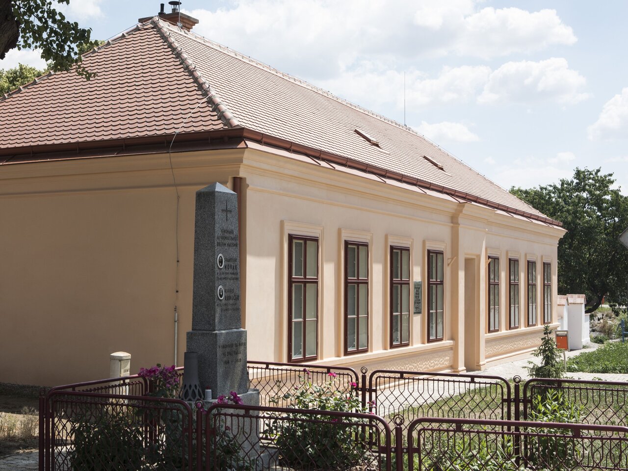 Šemíkovice, exteriér školy po obnově | © Národní památkový ústav, územní odborné pracoviště v Telči