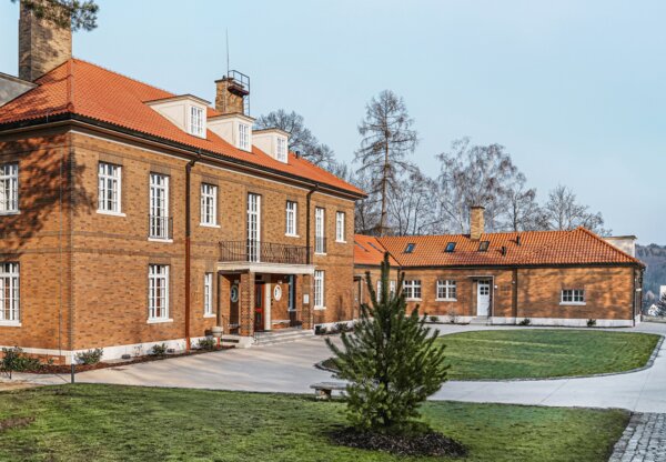 Památkově chráněná Čiperova vila se zahradou na zlínském Burešově představuje cennou stavbu významného architekta Vladimíra Karfíka. | © Kamila Švrčinová 
