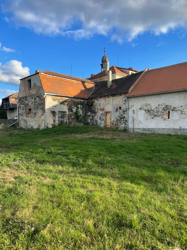 Stav poškozených zdí | © Archiv Kateřiny Jacobsen
