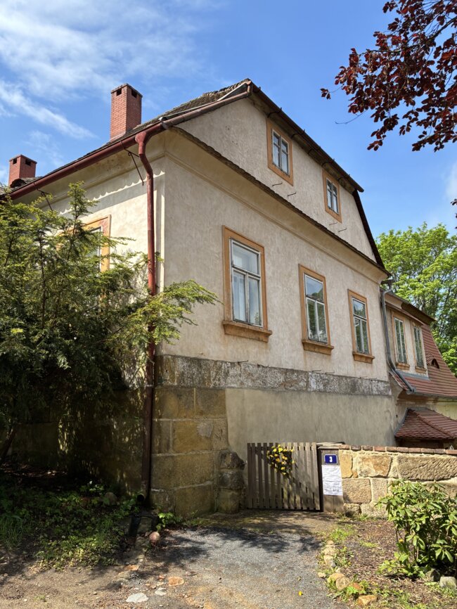 Stará škola se znovu vrací do své původní podoby. | © Město Jablonné v Podještědí