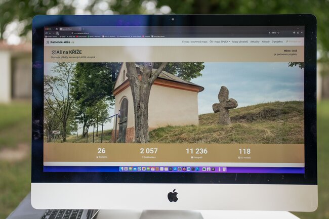 Úvodní stránka webu v okamžiku spuštění | © Společnost pro výzkum kamenných křížů