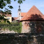 Ze středověké fortifikace Soběslavi se zachovala část hradeb i obranných bašt. | © Město Soběslav