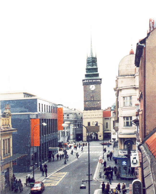 Zelená brána při pohledu z třídy Míru v roce 2000 | © Archiv NPÚ ÚOP v Pardubicích