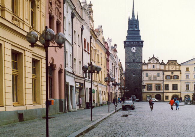 Zelená brána při pohledu z Pernštýnského náměstí v roce 1993 | © Archiv NPÚ ÚOP v Pardubicích