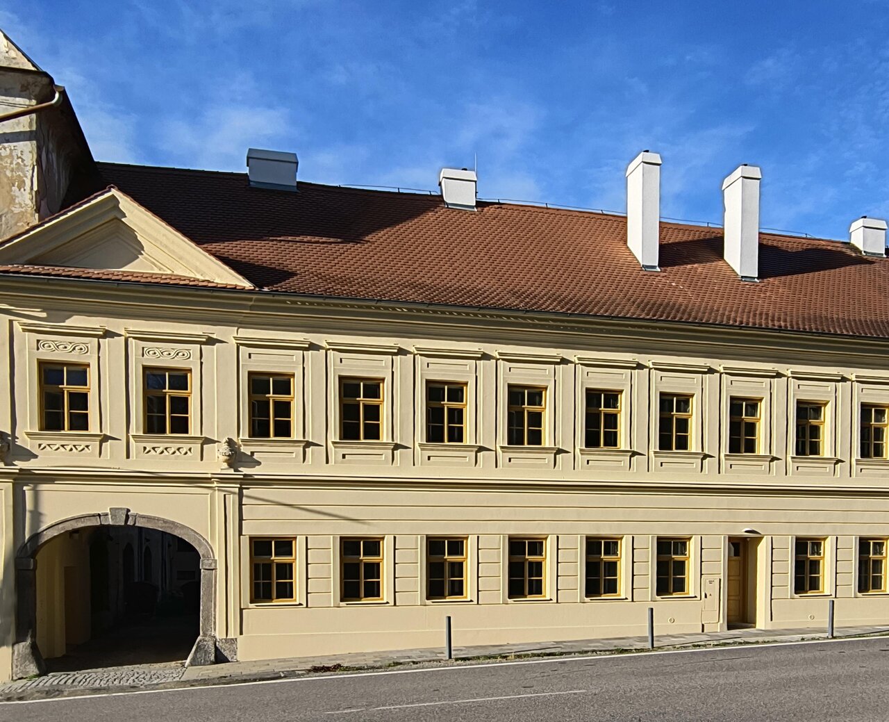 Uliční průčelí po obnově | © Archiv Sdružení historických sídel Čech, Moravy a Slezska