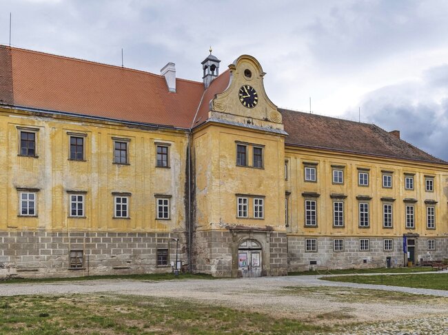 Obnovená část zámeckých střech | © Pavel Kotrla 