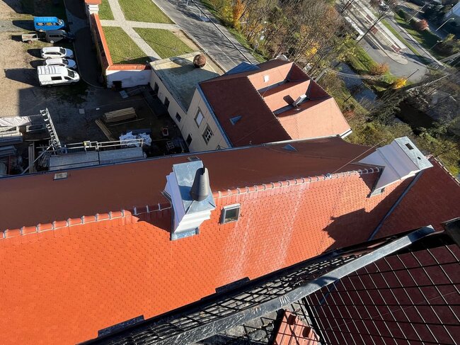Pohled z ptačí perspektivy na nové střechy zámku | © H&B delta, s. r. o.