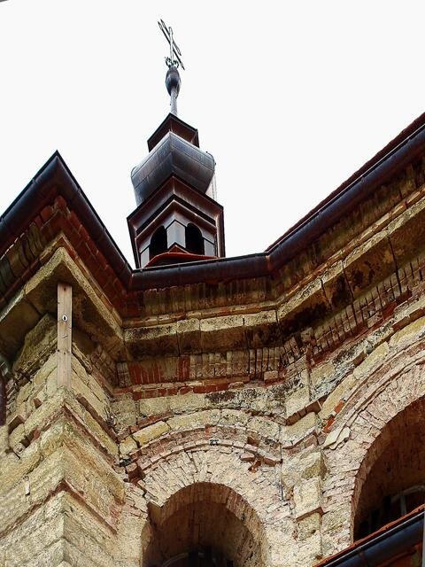 V roce 1795 byla stavba přeměněna na pohřební kapli Kinských.