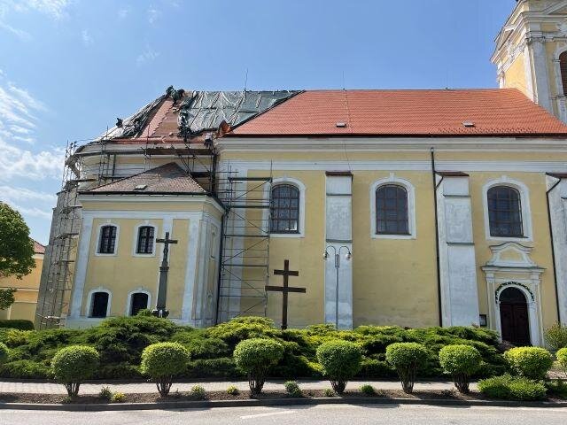  Pokrývači položili celkem 819 m² pálené krytiny značky Tondach.