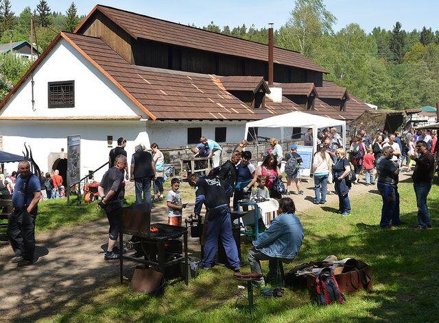 Vodní hamr v Dobřívi bývá při Hamernickém dnu v obležení turistů.