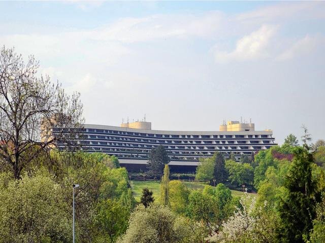 Pohled na hotel v době provozu