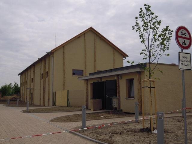 Dokončená stavba hlavního pavilonu archeoparku.