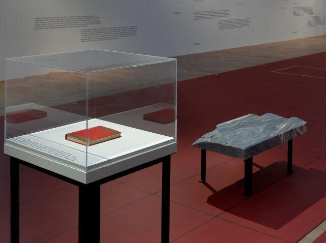 Pohled do expozice Adolf Loos světoobčan