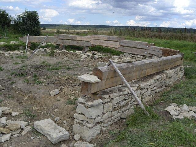 První fáze obnovy stodoly se prováděla v červenci roku 2016.